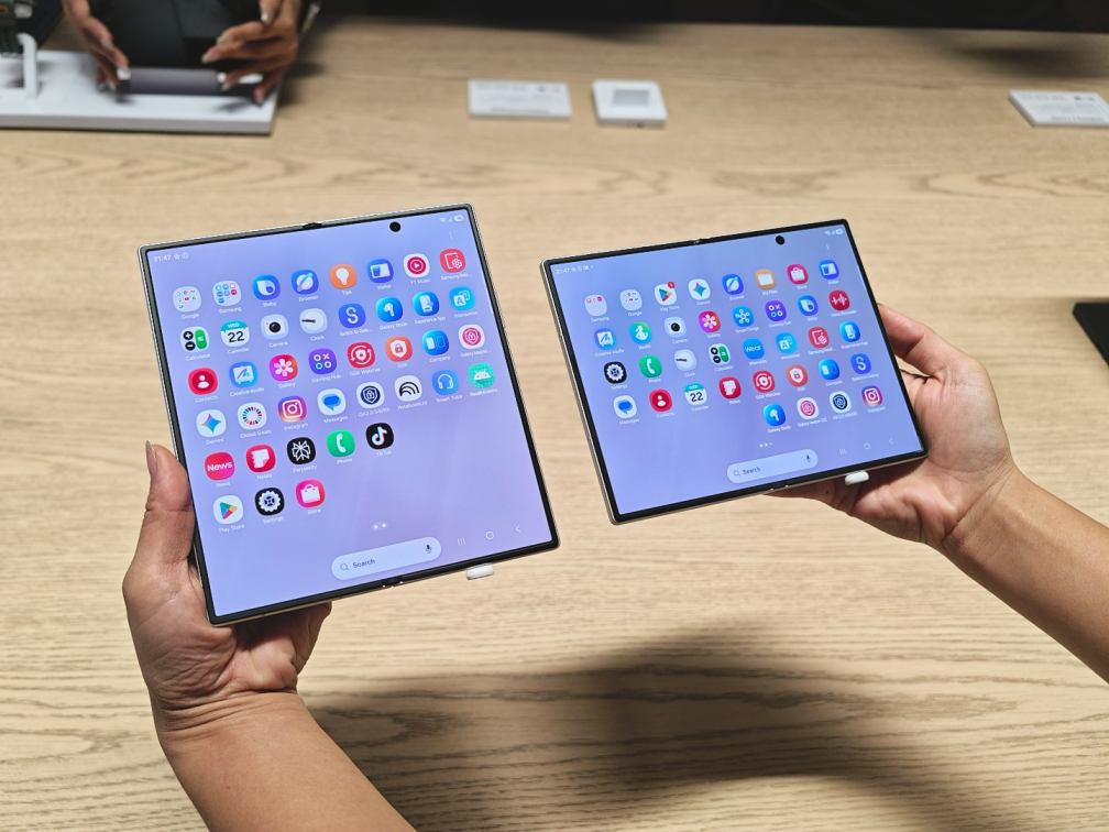Trải Nghiệm Đỉnh Cao Với Galaxy Z Fold8 Ultra: Màn Hình Hoàn Hảo và Pin Khủng