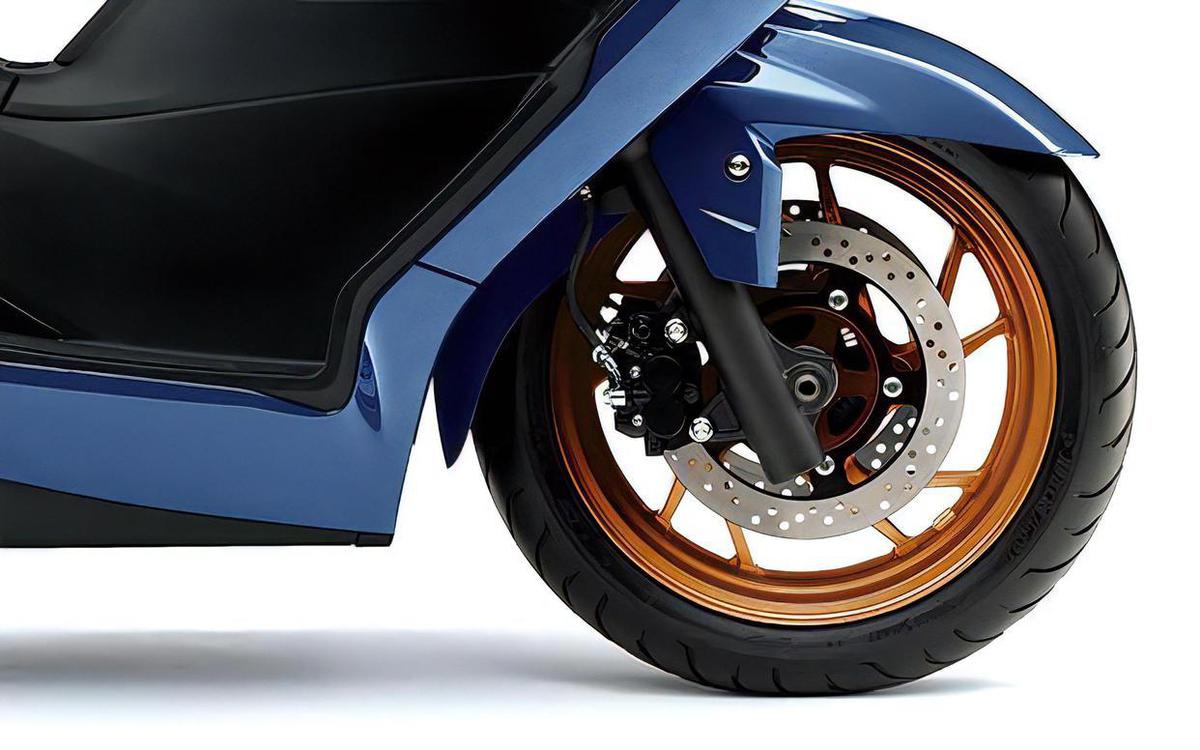 Suzuki Burgman 400 ABS: Phiên Bản Nâng Cấp Đầy Ấn Tượng Với Nhiên Liệu E10