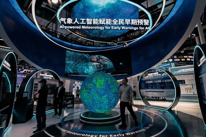 Khám Phá Tương Lai Trí Tuệ Nhân Tạo Qua Mô Hình Light Society Của Trung Quốc