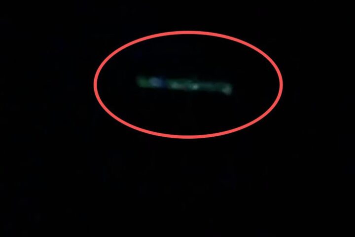 Dải Ánh Sáng Xanh Kỳ Diệu Trên Bầu Trời Châu Âu: Sự Thực Đằng Sau Nghi Vấn UFO