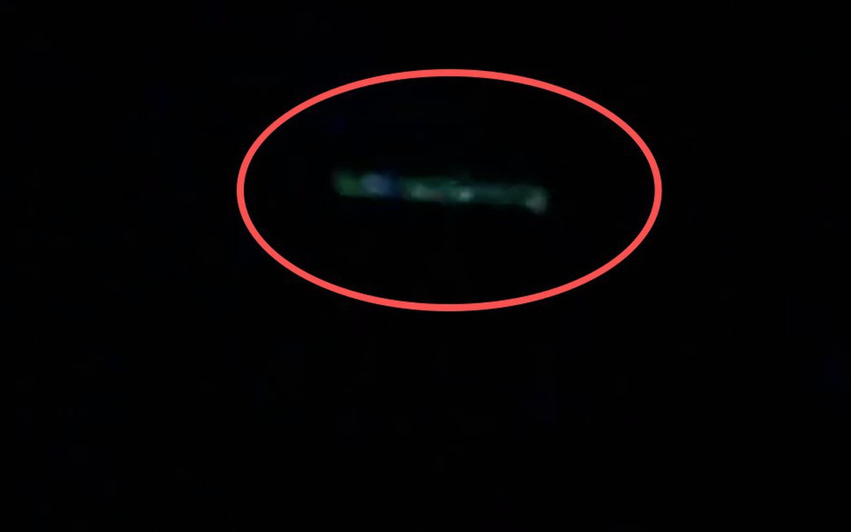 Dải Ánh Sáng Xanh Kỳ Diệu Trên Bầu Trời Châu Âu: Sự Thực Đằng Sau Nghi Vấn UFO
