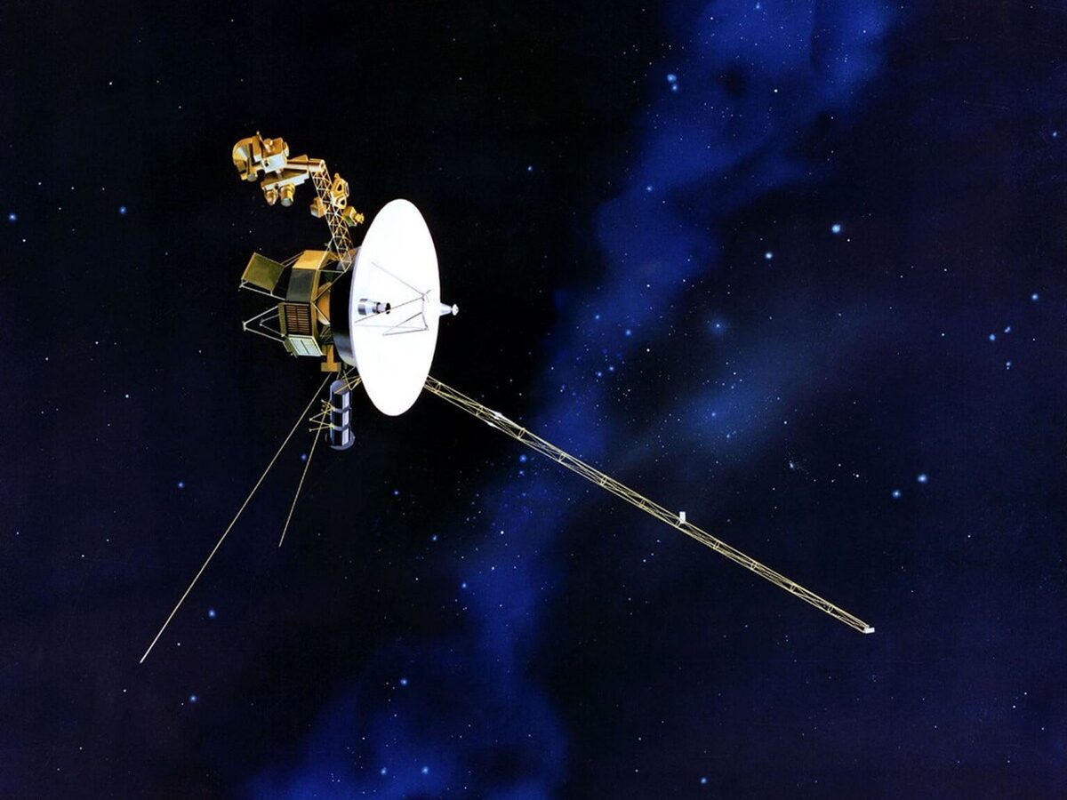Voyager 2 Vẫn Tiếp Tục Kết Nối Với Trái Đất Từ Cách 21 Tỷ Km