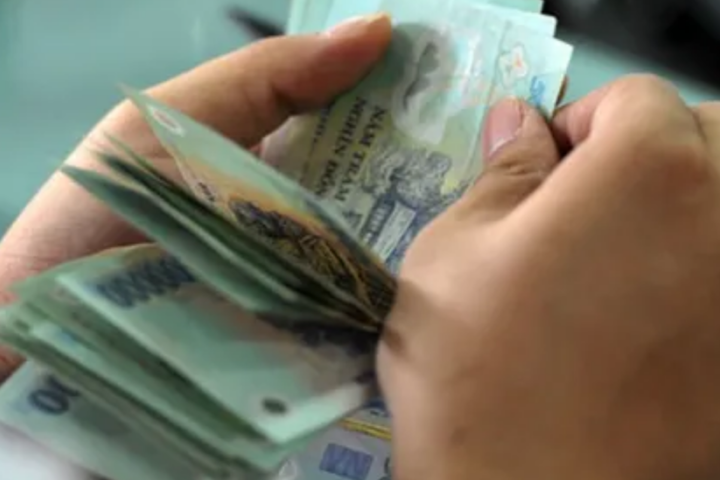 Cảnh Báo Chuyên Gia: Điểm Danh Những Nguy Cơ Rút Tiền Mặt Từ Thẻ Tín Dụng