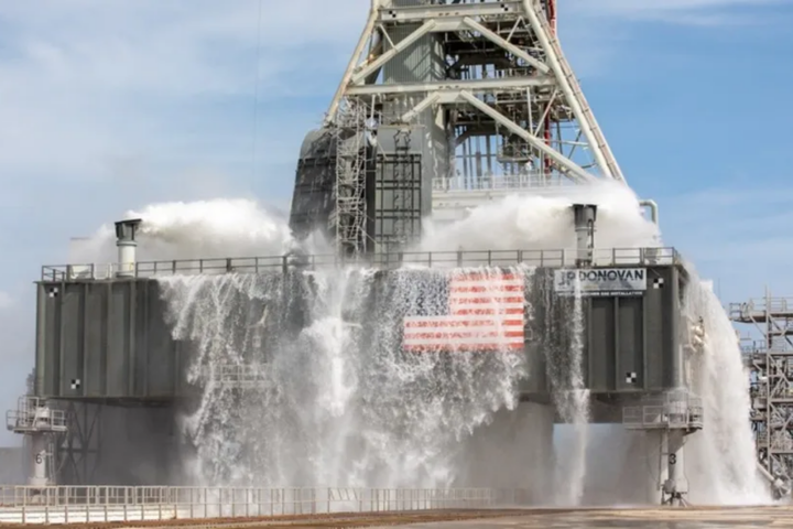 Lý Do NASA Xả 1,7 Triệu Lít Nước Trước Khi Phóng Tên Lửa