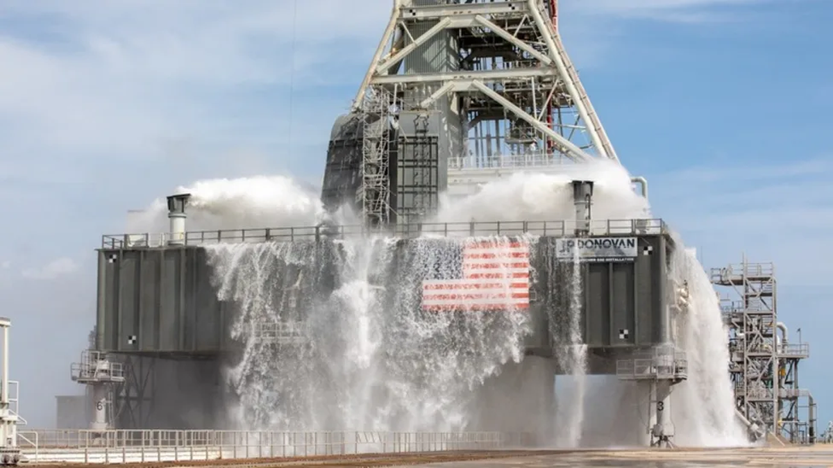 Lý Do NASA Xả 1,7 Triệu Lít Nước Trước Khi Phóng Tên Lửa