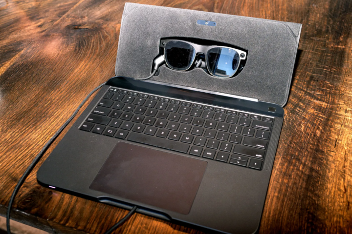 Khám Phá Spacetop G1: Laptop Không Màn Hình Đầy Đột Phá