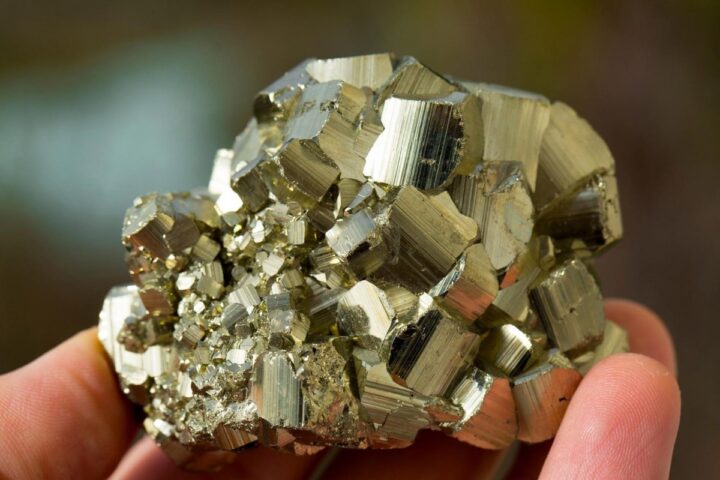 Biến Quặng Pyrite Thành Vật Liệu Bán Dẫn: Bước Đột Phá Kinh Ngạc Từ Mỹ