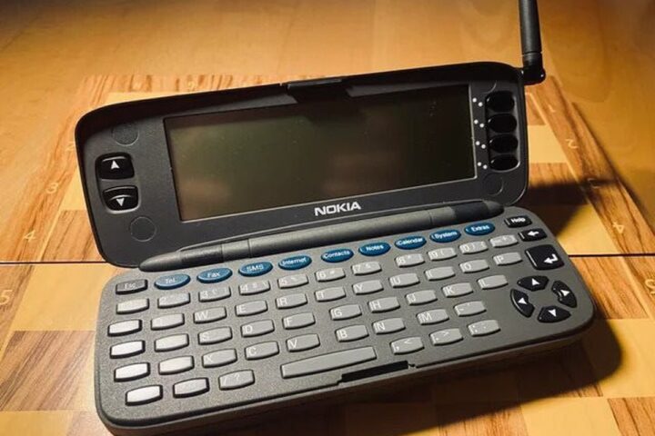 Nokia 9000 Communicator: Biểu Tượng Công Nghệ Của Những Năm 90