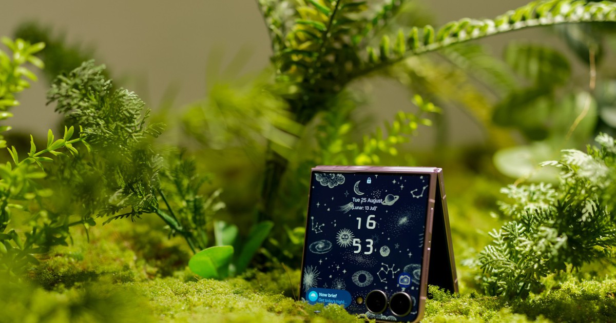 Khám Phá Galaxy Z Flip8: Từ Phụ Kiện Thời Trang Đến Trợ Thủ Hữu Ích Mỗi Ngày