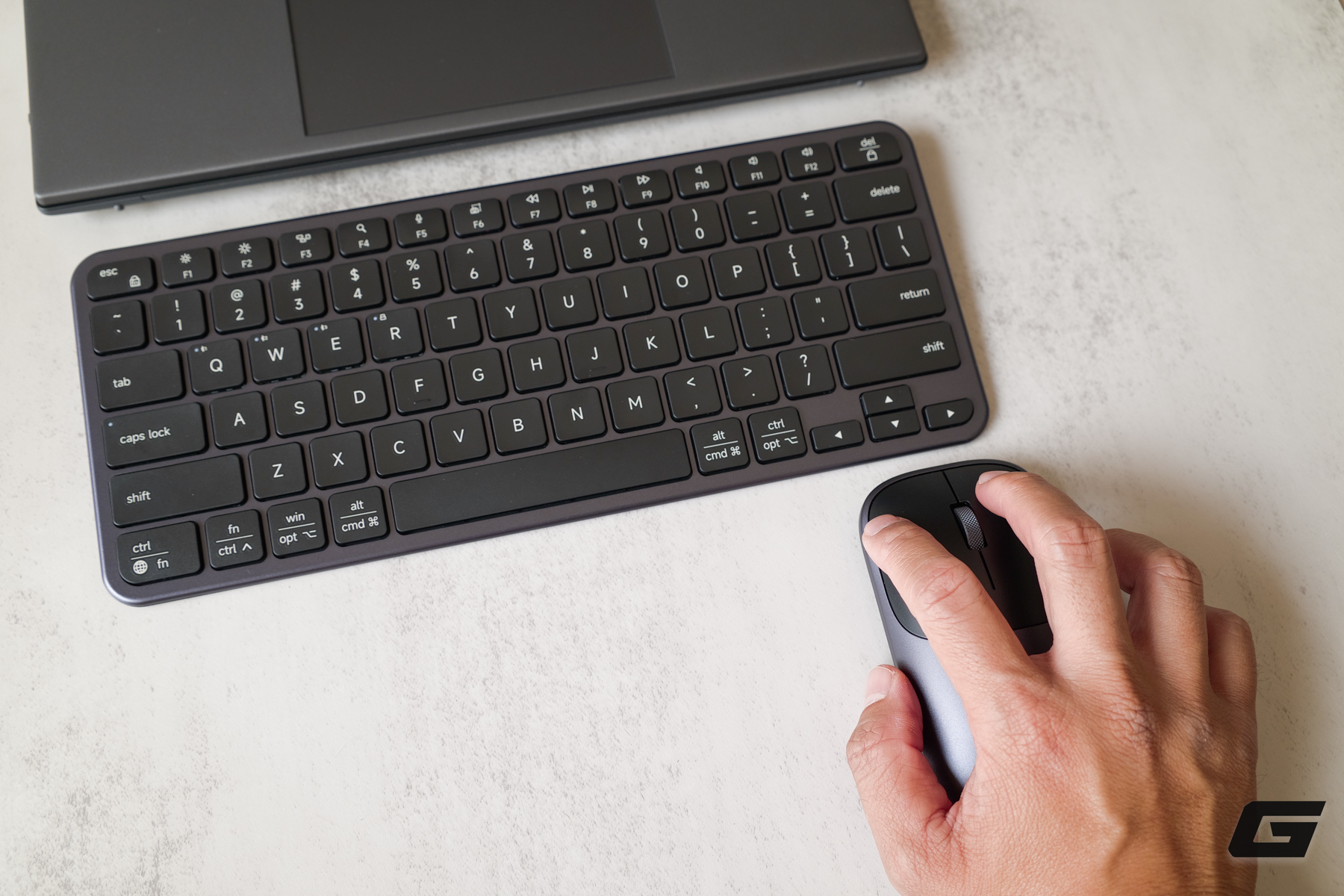 Thao tác dễ chịu với chuột Satechi Slim EX Mouse