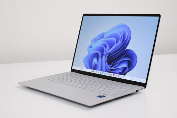 Khám Phá Laptop ASUS ExpertBook Ultra: Thiết Kế Sang Trọng, Hiệu Năng Đỉnh Cao
