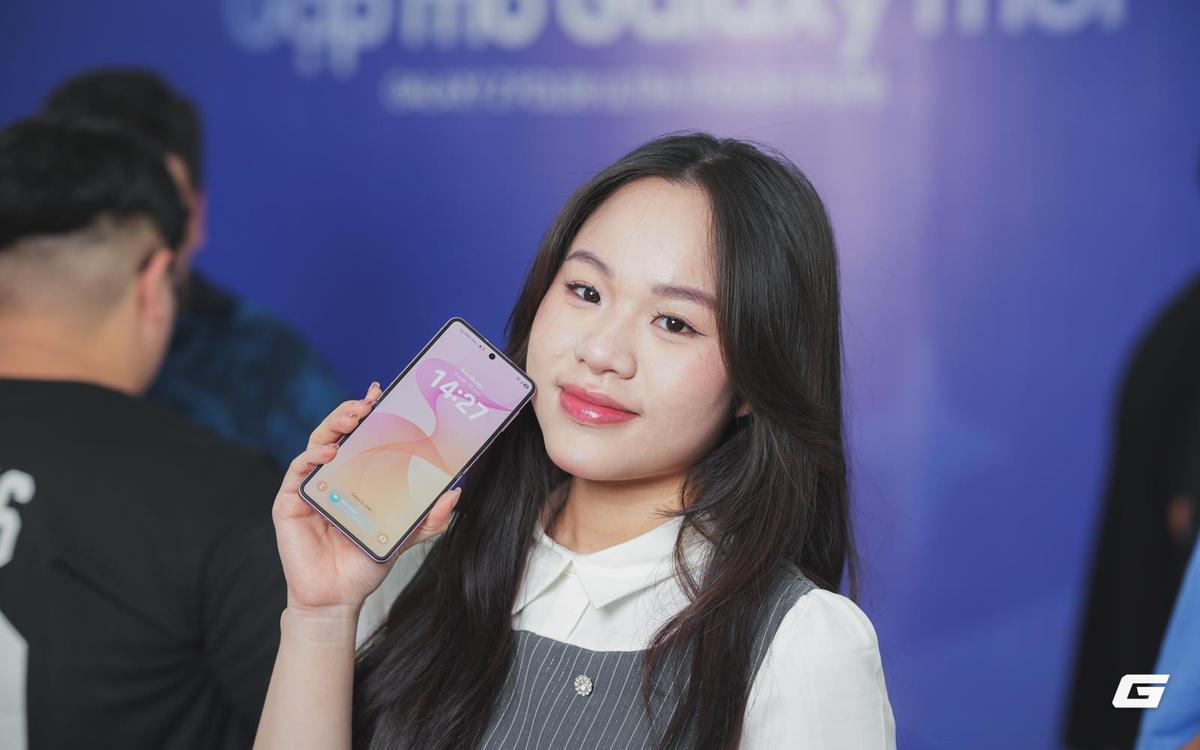 Khám Phá Phản Ứng Của Người Trẻ Đối Với Galaxy Z Mới Của Samsung