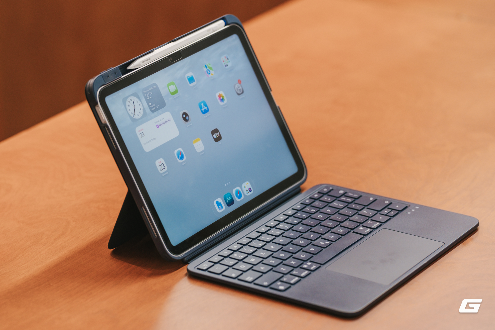 Bàn phím tháo rời cho iPad có pin dùng 2 tháng, giá chỉ hơn 1 triệu đồng - Ảnh 1.