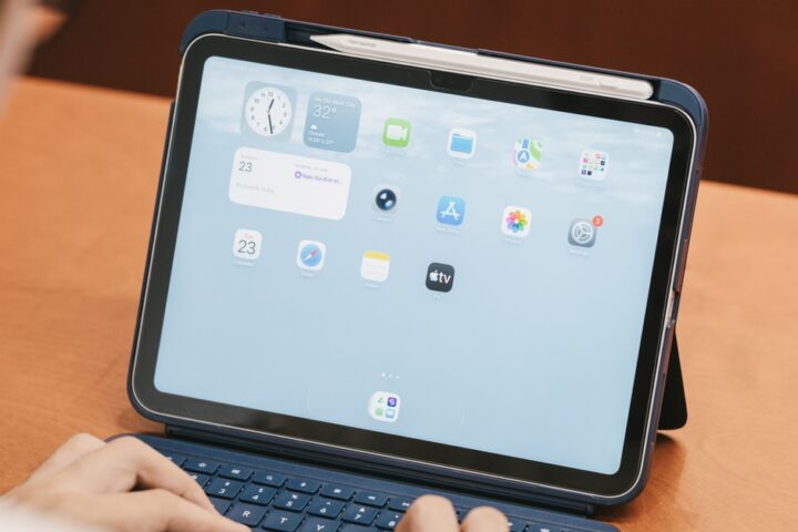 Khám Phá Bàn Phím Tháo Rời ESR Cho iPad: Hiệu Năng Ấn Tượng Trong Tầm Giá Thấp