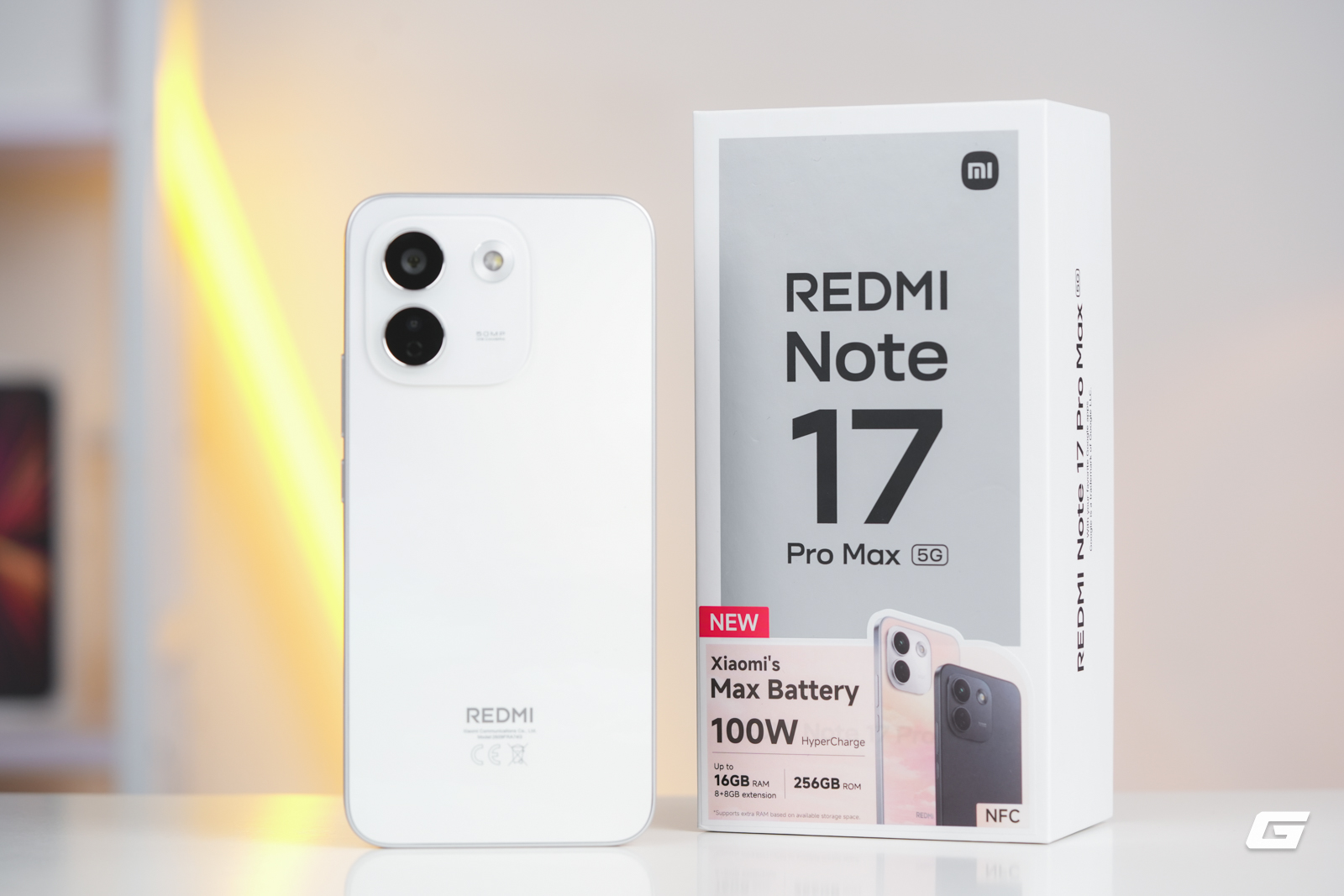 Đây là điện thoại Xiaomi "PRO MAX" pin 10.000mAh khủng nhất - Ảnh 1.