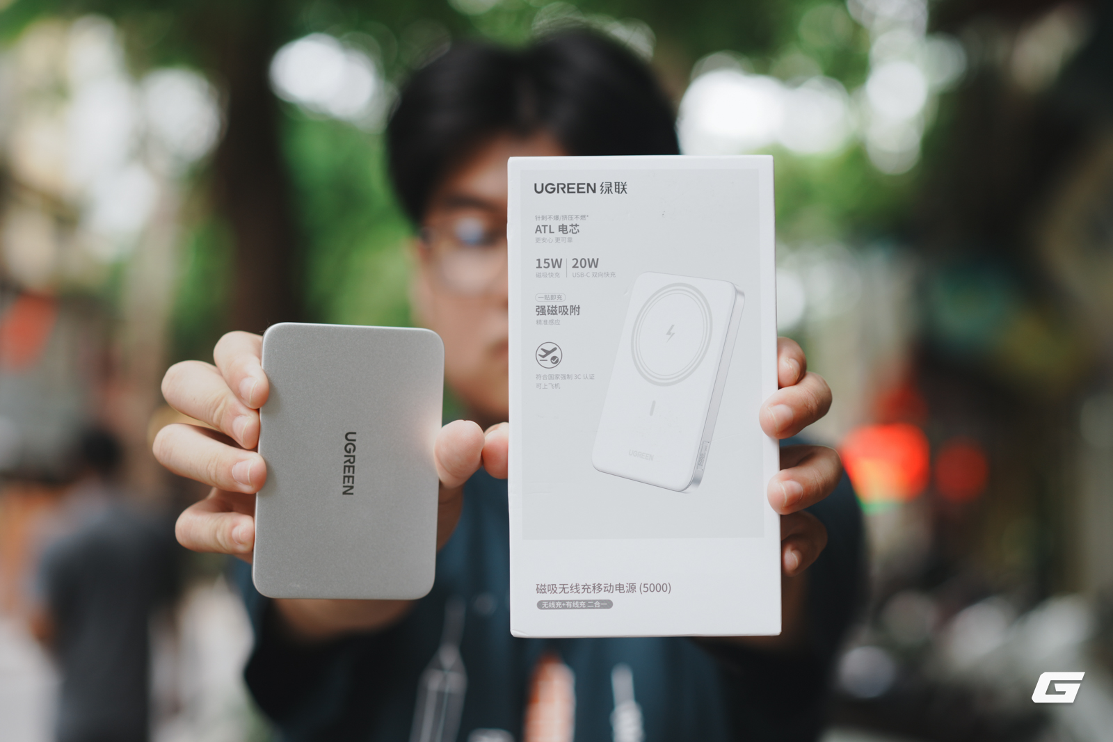 Pin dự phòng siêu mỏng của UGREEN: Màu trắng quá đẹp, sạc MagSafe 15W ngon lành cho iPhone, giá rẻ cả Xiaomi - Ảnh 1.