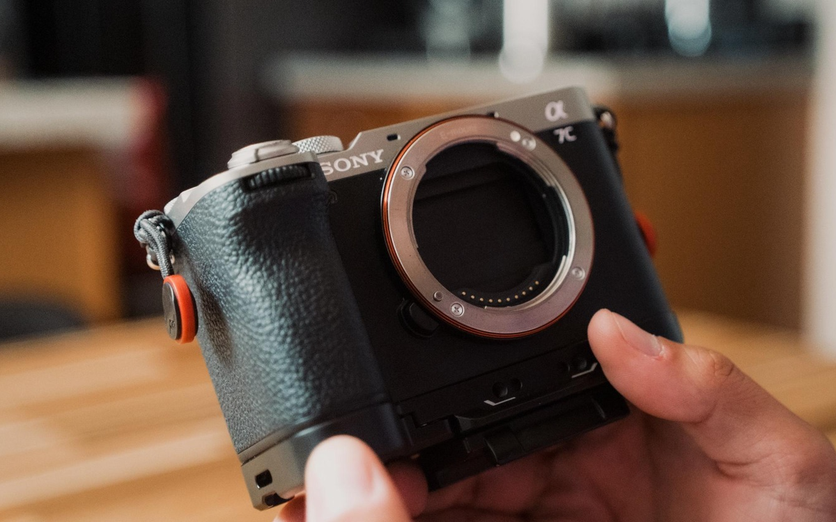 Sony A7C II: Vị Trí Vững Chắc Trong Thế Giới Máy Ảnh