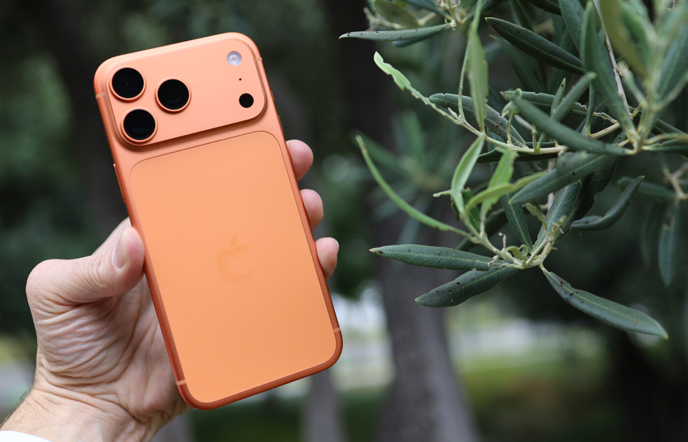 Giá iPhone 17 Pro Max Chạm Đáy: Cơ Hội Vàng Trước Thềm iPhone 18