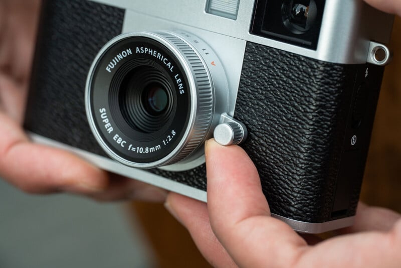 Fujifilm X Half - máy ảnh nhỏ gọn