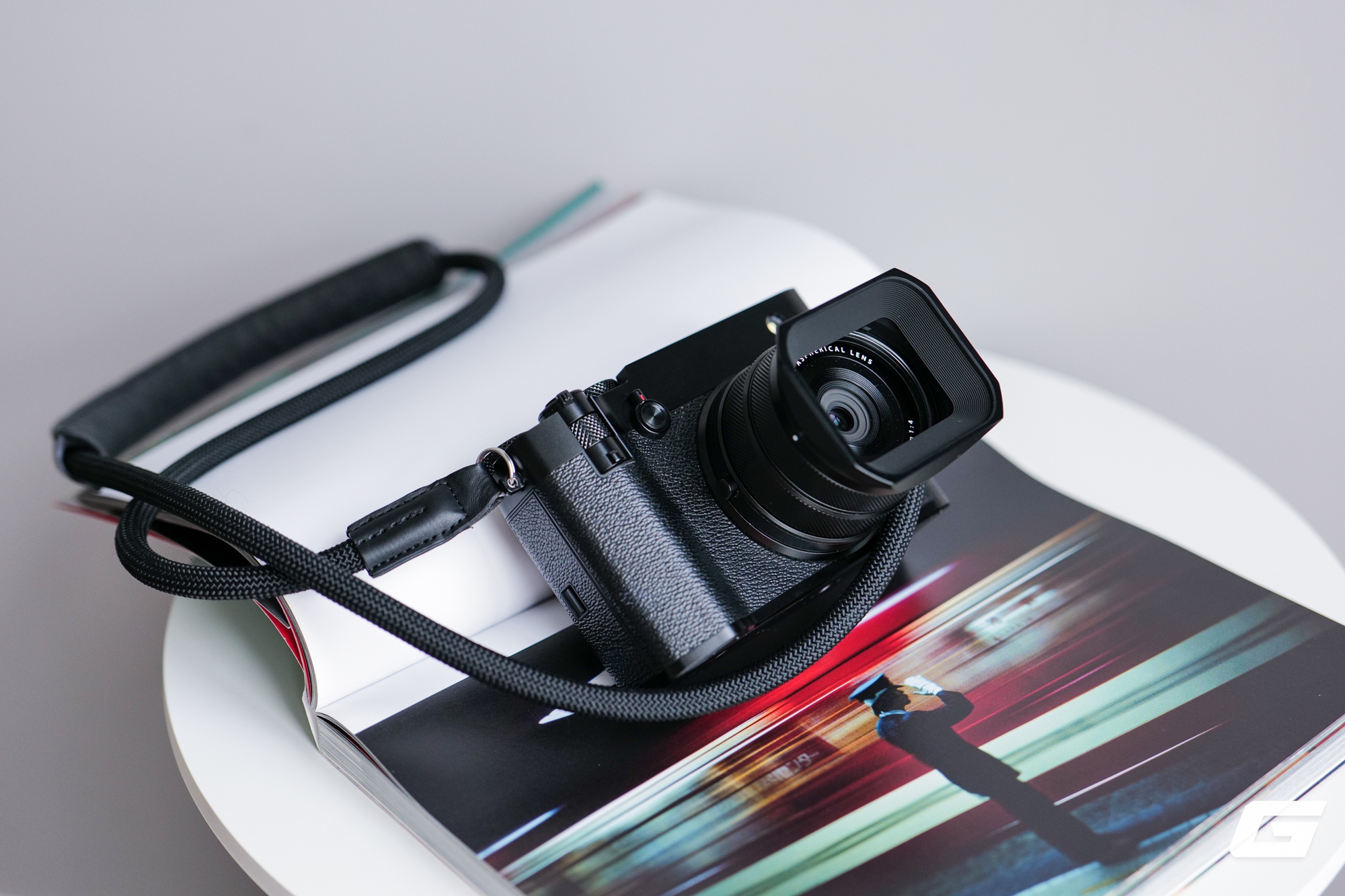Fujifilm GFX100RF Trong Những Khoảnh Khắc Đường Phố