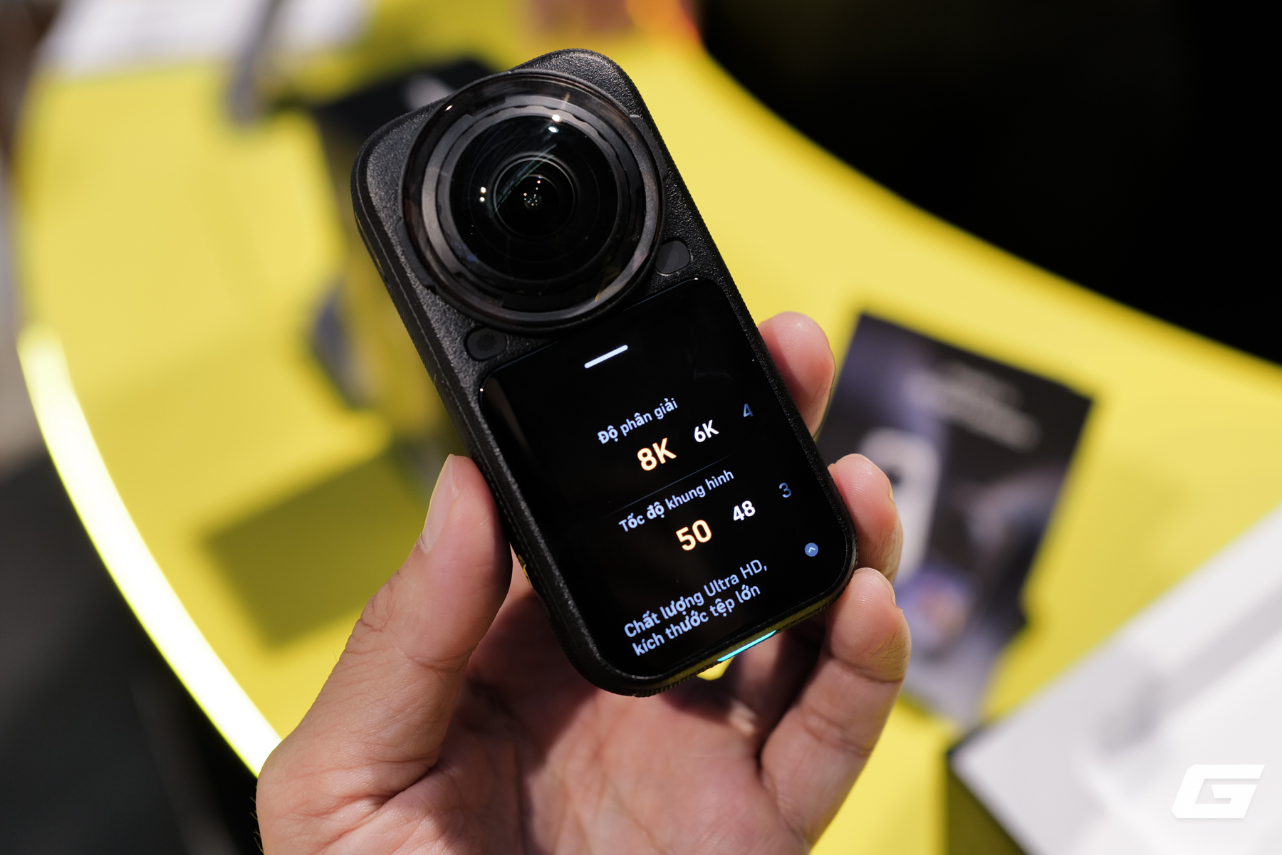 Insta360 X6 quay video 8K với cảm biến 1/1.1 inch