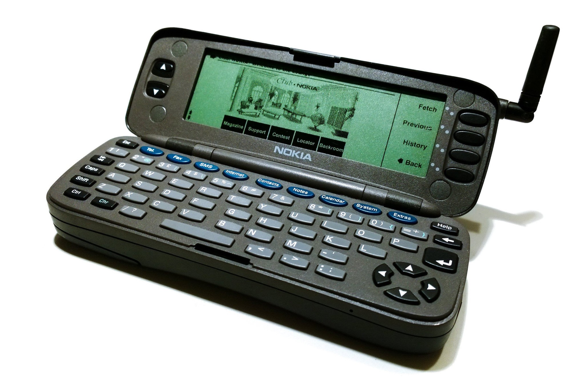 Nokia 9000 Communicator mở ra rộng rãi