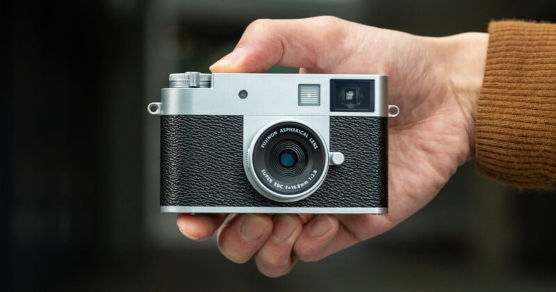 Fujifilm X Half - máy ảnh compact với thiết kế hoài cổ