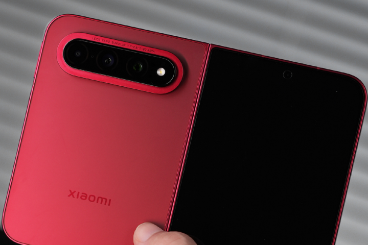Xiaomi 18 Fold: gập ‘trung’ với chip Xuanjie O3, camera Leica và RAM LPDDR6