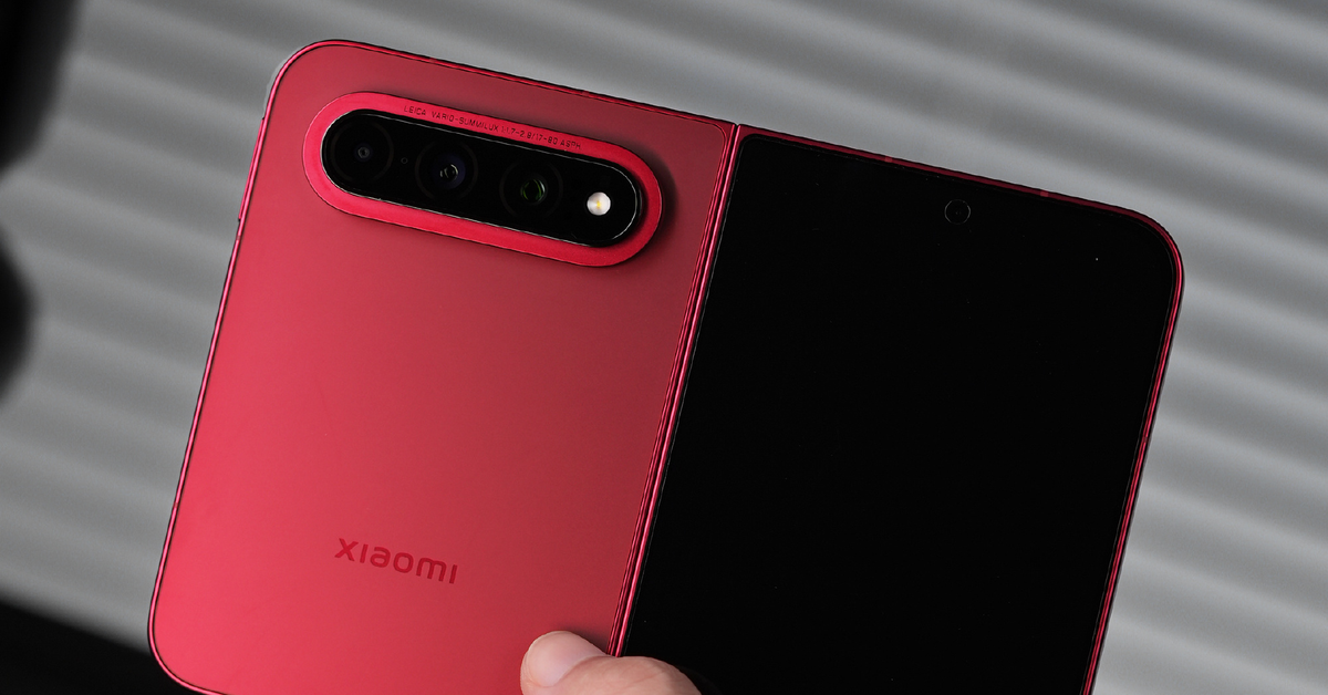 Xiaomi 18 Fold: gập ‘trung’ với chip Xuanjie O3, camera Leica và RAM LPDDR6